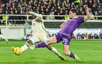 Andrea Belotti (Fiorentina) shots on goal against Evan Ndicka (Roma)  during  ACF Fiorentina vs AS Roma, Italian soccer Serie A match in Florence, Italy, March 10 2024