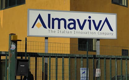 Coronavirus Italia, Almaviva chiude sedi, call center in smart working