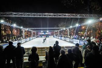 Inaugurazione della pista di pattinaggio del Villaggio di Natale, con esibizione di atleti appartenenti a tutte le discipline del ghiaccio, Torino, 08 dicembre 2023. ANSA/TINO ROMANO