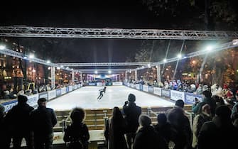 Inaugurazione della pista di pattinaggio del Villaggio di Natale, con esibizione di atleti appartenenti a tutte le discipline del ghiaccio, Torino, 08 dicembre 2023. ANSA/TINO ROMANO