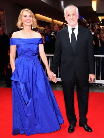 toni-servillo-manuela-lamanna-venezia-2024-red-carpet-getty - 1