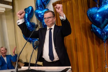 epa10556241 Leader of the National Coalition Party, Petteri Orpo during the Finnish parliamentary election day in Helsinki, Finland, 02 April 2023.  The National Coalition Party claimed victory after almost all votes have been counted.  EPA/MIKKO STIG