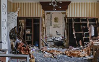 L'interno distrutto del palazzo sede del governo regionale a Kharkiv in Ucraina