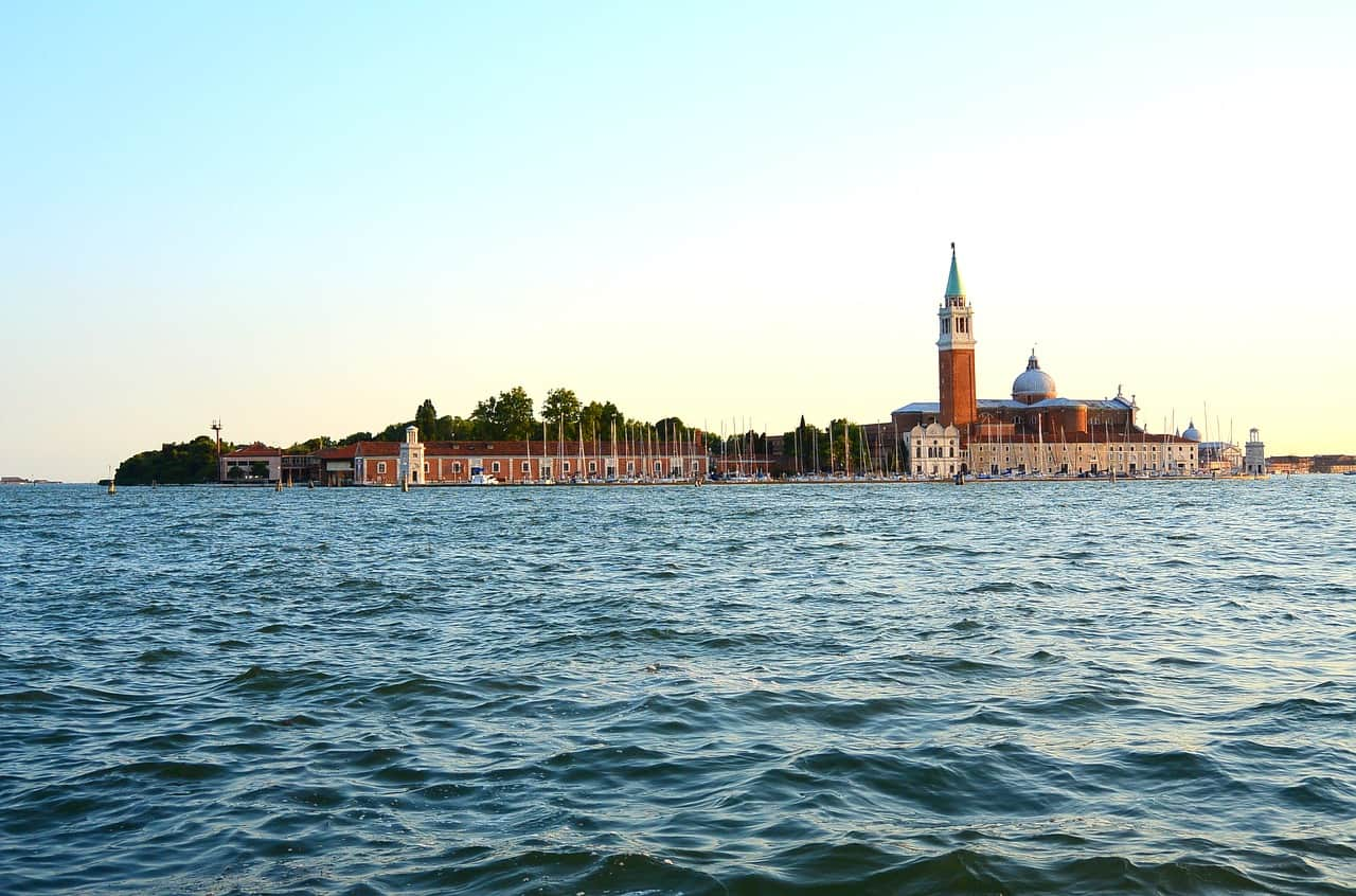 Isola-di-San-Giorgio-Maggiore-Venezia-Foto-di-Sarah-Lötscher-da-Pixabay.jpg