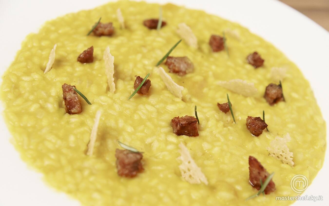 Risotto alla zucca con salamella mantovana e cialda di grana