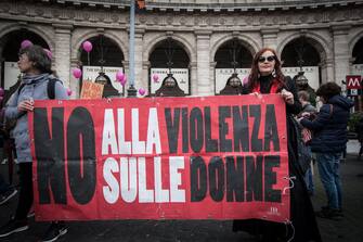 ROME, ITALY - 2017/11/25: Thousands of people held a demonstration to mark the International Day for the Elimination of Violence against Women and to recall the victims of femicide and male aggression as well as demanding greater rights for women in Rome, Italy on November 25, 2017. Credit: Andrea Ronchini/Alamy Live News