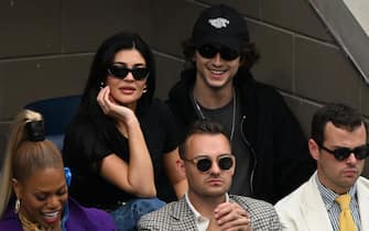 07_timothee_chalamet_kylie_jenner_bacio_ipa - 1