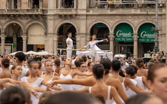 roberto bolle ondance milano duomo ballo in bianco