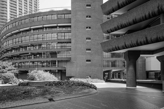 Barbican Centre, Silk Street, London, UK. Foto di Kotryna Juskaite su Unsplash