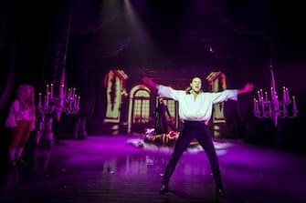 "Sono stati due anni molto lunghi e difficili per il teatro e per la musica e le difficoltà non sono finite, ma ho lottato con tutte forze, mie e di tutte le persone meravigliose coinvolte in questo progetto, per andare in scena con Casanova Opera Pop in questo inizio 2022, senza aspettare oltre", ha detto Red Canzian