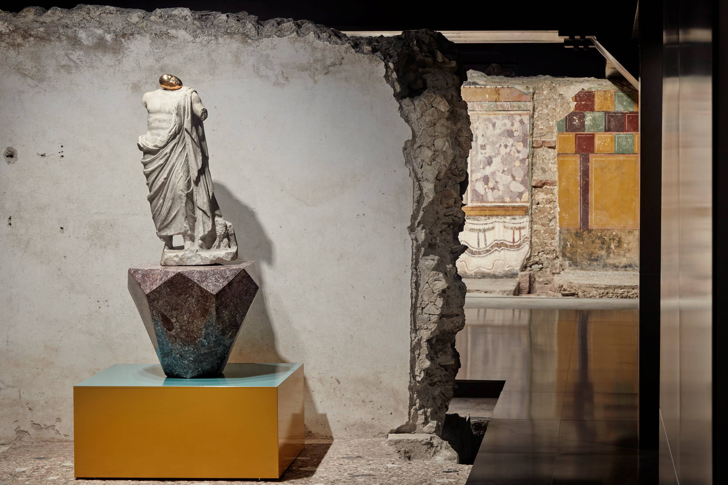 Francesco_Vezzoli_Palcoscenici_Archeologici_Brescia.jpg