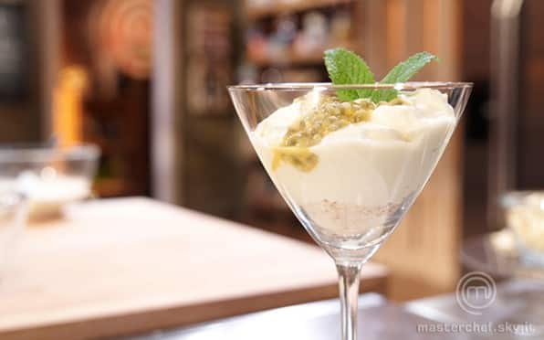 Mousse al cioccolato bianco e frutto della passione