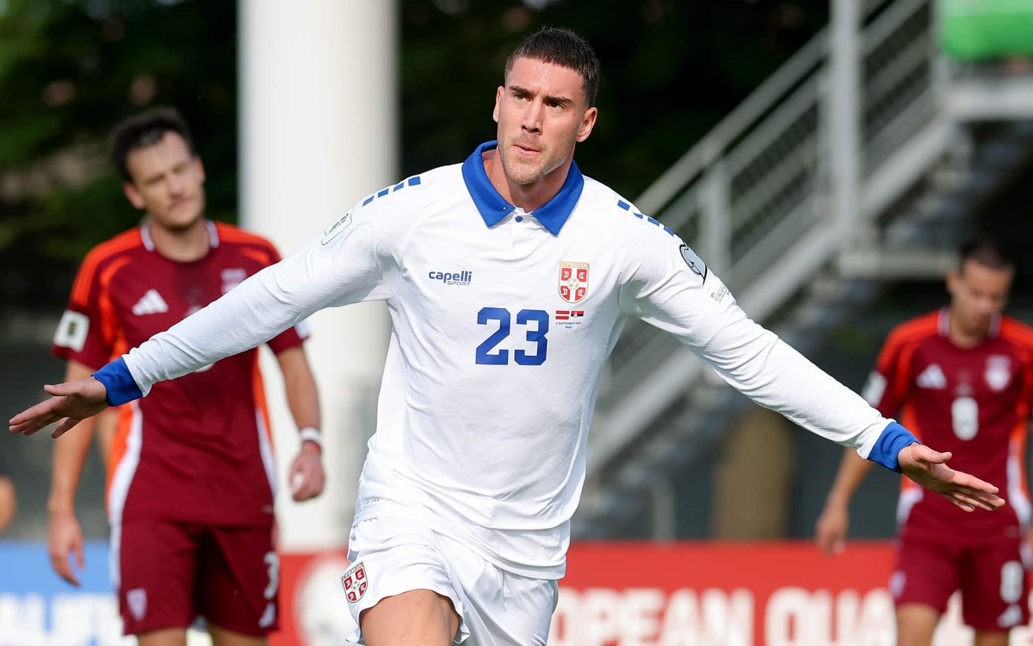 Vlahovic segna ancora: la Serbia batte la Lettonia 1-0