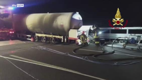 roma incendio a1 cisterna gpl messa in sicurezza
