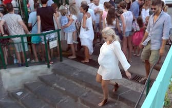 Barbara Berlusconi in dolce attesa a Capri con il fidanzato Lorenzo Guerrieri, Capri, 11 agosto 2016.
ANSA/GIUSEPPE CATUOGNO