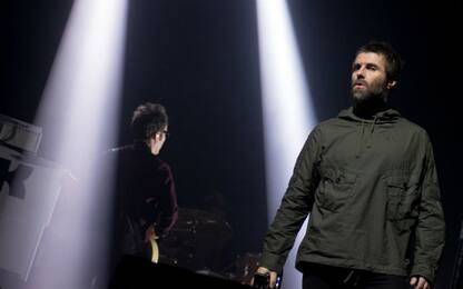 Liam Gallagher chiede a Noel di riunire gli Oasis: "Offro io da bere"