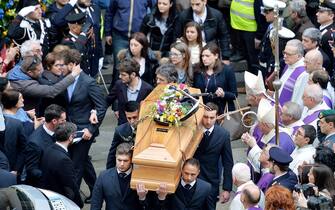 Il funerale di una delle vittime dell'attentato di Tunisi