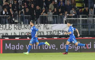 Empoli's forward Francesco Caputo (L) celebrates after scoring a goal during the Italian serie A soccer match Empoli FC vs Juventus Fc at Carlo Castellani Stadium in Empoli, Italy, 22 May 2023
ANSA/CLAUDIO GIOVANNINI