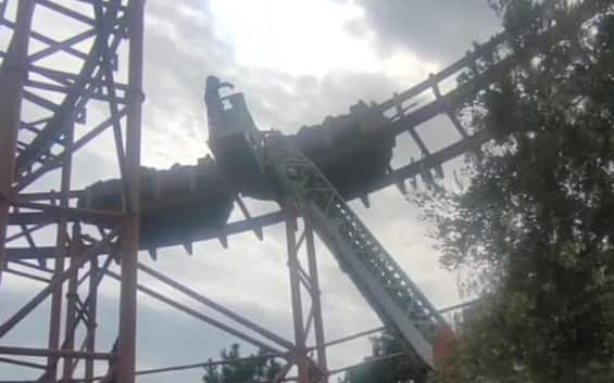 Roma, 15 persone bloccate sulle montagne russe di Cinecittà World