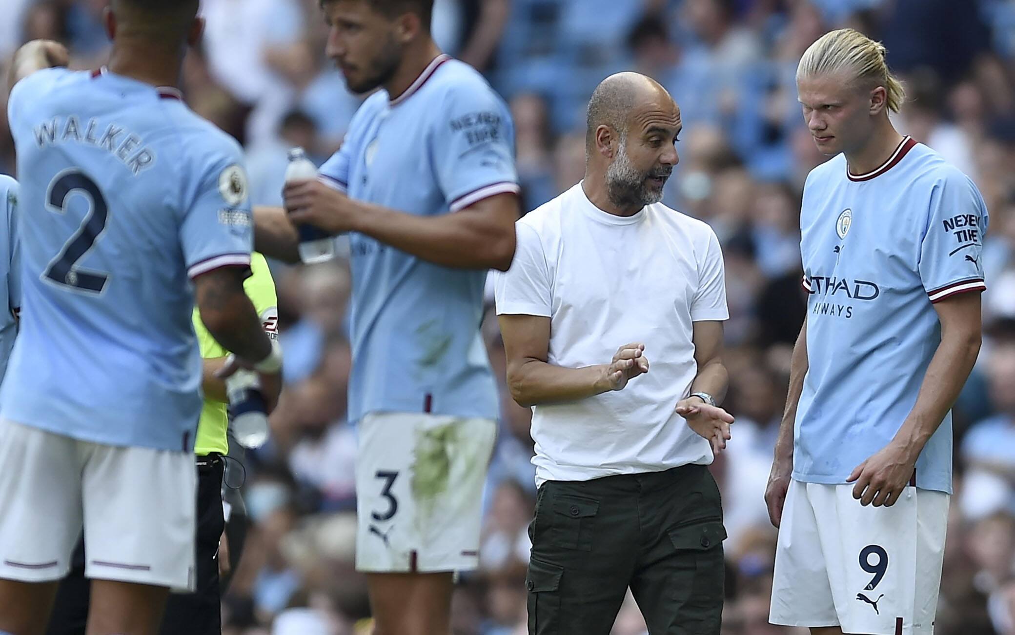 Guardiola a colloquio con Haaland, apprezzatissimo da Ibra. A differenza dell'allenatore...