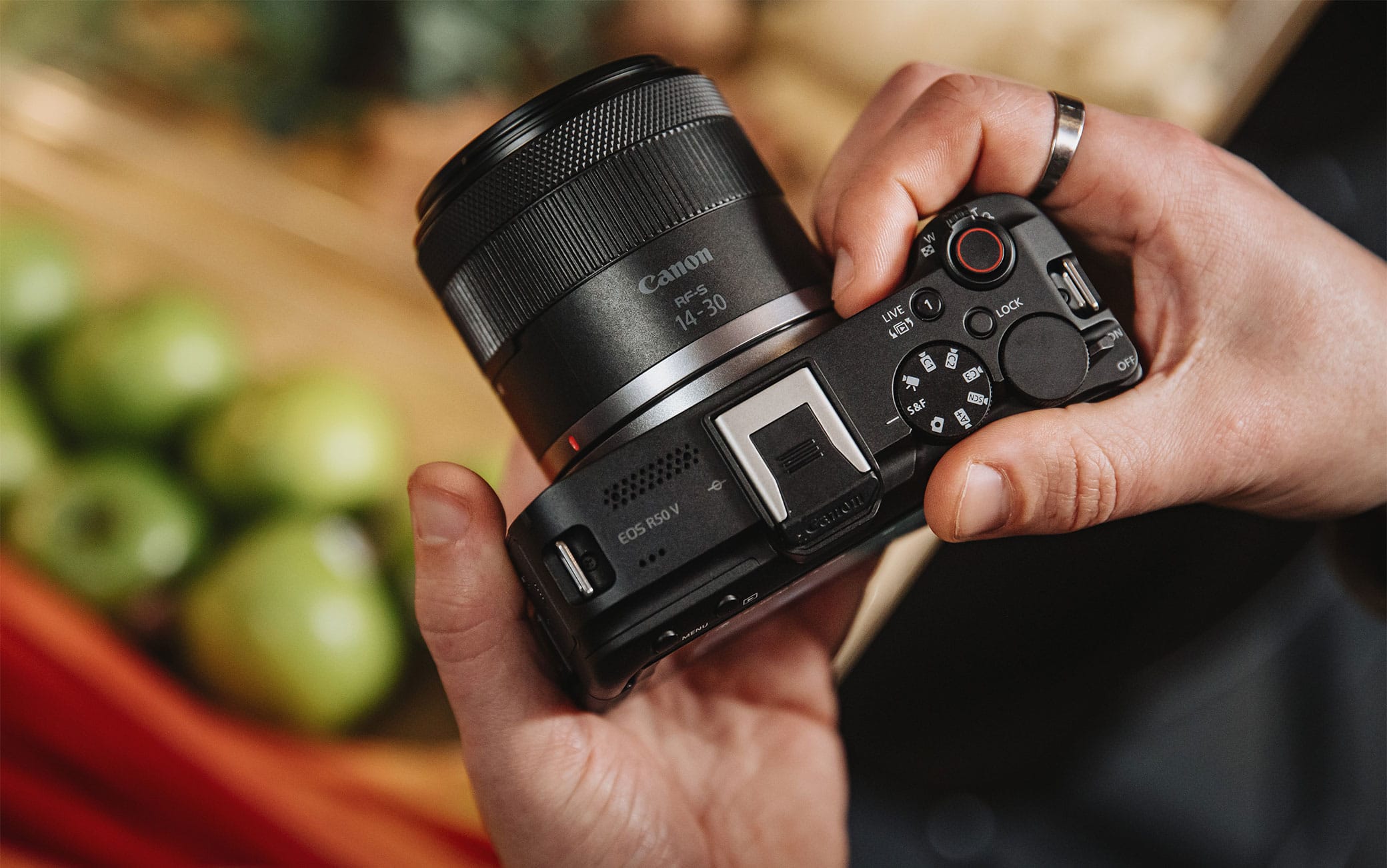 La nuova EOS R50 V La nuova EOS R50 V