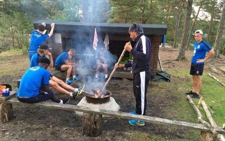 Il ritiro della squadra in Svezia (immagine dal sito ufficiale dell'Huddersfield)