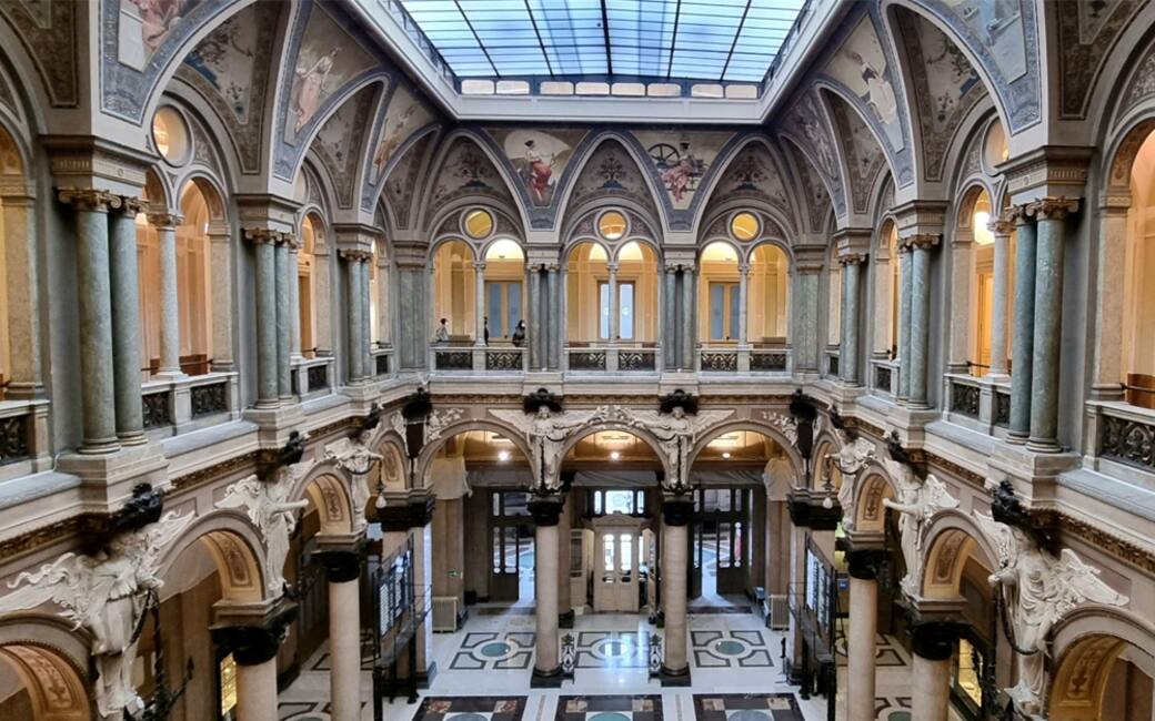 Palazzo_della_Borsa_-_ph_Valerio_Perogio.jpg