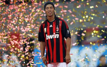 2) Ronaldinho