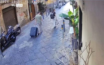 Turista morta a Napoli, statuetta sarebbe stata lasciata cadere. VIDEO