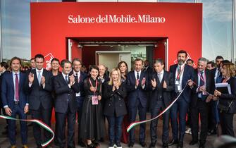 La presidente del Consiglio Giorgia Meloni in occasione della visita al Salone del Mobile a Milano, 18 Aprile 2023. ANSA/MATTEO CORNER