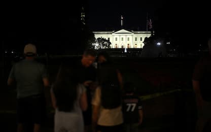 The White House is seen in Washington, DC, on June 21, 2025, following the announcement that the US bombed nuclear sites in Iran and before US President Donald Trump adresses the nation. President Donald Trump said June 21, 2025 the US military has carried out a "very successful attack" on three Iranian nuclear sites, including the underground uranium enrichment facility at Fordo. "We have completed our very successful attack on the three Nuclear sites in Iran, including Fordow, Natanz, and Esfahan," Trump said in a post on his Truth Social platform. Trump says to address the nation at 10 pm (0200 GMT) after US strikes on Iran. (Photo by Mandel NGAN / AFP)