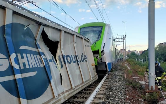 Treno deragliato a Milano, un ferito: ritardi per Alta Velocità