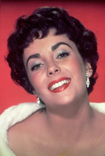 ELIZABETH TAYLOR