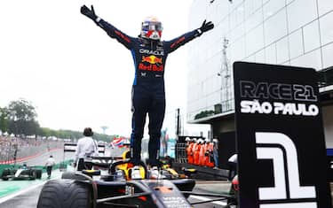 Primo match point a Las Vegas per Verstappen