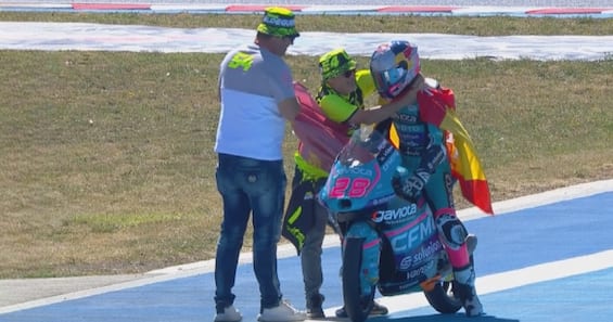 Moto3、GP Hungary：QuilsがPhotofinishにPerroneでレースに勝ちます。ハイライト