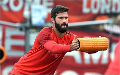 Alisson, al Liverpool allenamenti in stile rugby