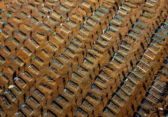 BRAZIL-HEALTH-VIRUS-CEMETERY