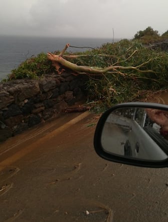Le foto della tromba d'aria a Pantelleria