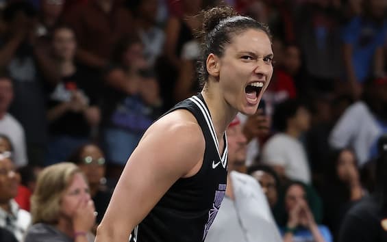 https://static.sky.it/editorialimages/b90a3ef9533ef0da15aa567fee7206fcc501ffd0/skysport/it/nba/video/2025/07/30/wnba-cecilia-zandalasini-canestro-vittoria-video-1026880/cecilia_zandalasini_valkyries_getty.jpg?im=Resize,width=565