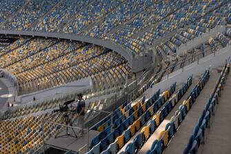 Gli spalti vuoti dello stadio Olimpico di Kiev