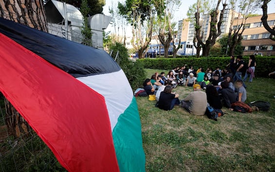 Proteste studenti pro Gaza, Bernini: "Il 13 maggio incontro con rettori e Piantedosi"
