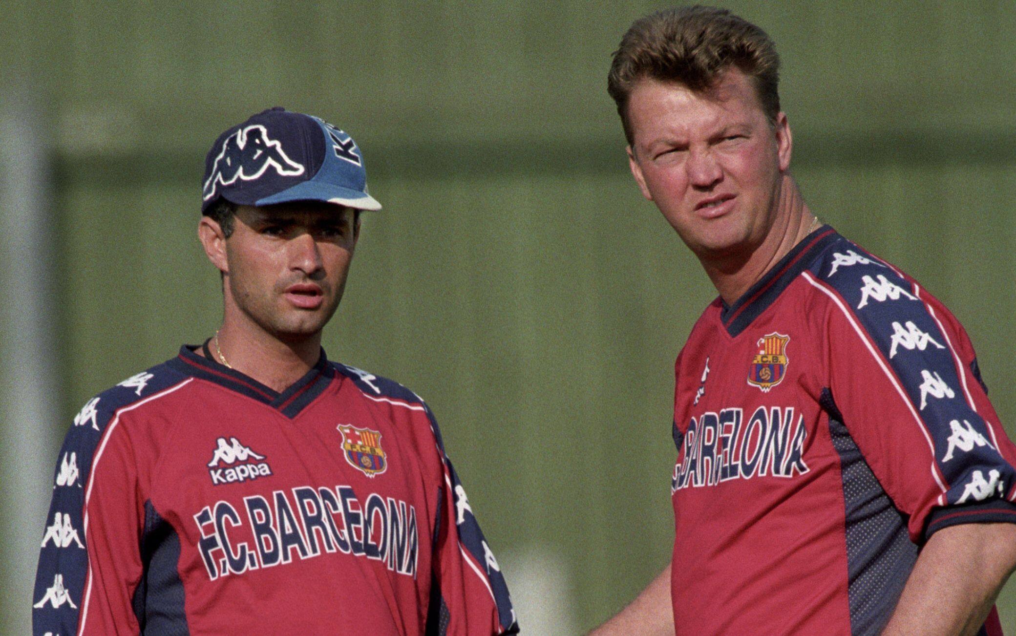 Un giovane José Mourinho nel 1997 come assistente di Van Gaal al Barcellona (Getty)