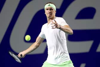 ACAPULCO, MEXICO - FEBRUARY 27: Alexander Zverev of Germany reacts to a lost point while playing Daniel Altmaier of Germany during Day 2 of the Telcel ATP Mexican Open 2024 at Arena GNP Seguros on February 27, 2024 in Acapulco, Mexico. (Photo by Matthew Stockman/Getty Images)