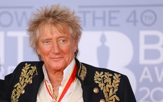 epa08226565 British singer Rod Stewart arrives for the Brit Awards 2020 at the O2 Arena in London, Britain 18 February 2020. It is the 40th edition of the British Phonographic Industry's annual pop music awards.  EPA/VICKIE FLORES