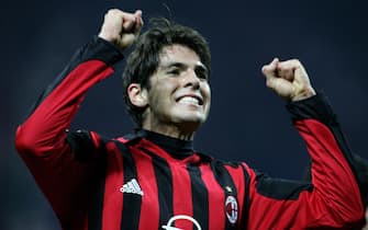 Milan, ITALY:  AC Milan's midfielder Kaka celebrates after scoring a goal against Bayern Munich during their Champions League football match AC Milan-Bayern Munich at San Siro stadium in Milan,08 March 2006.  AFP PHOTO / PACO SERINELLI  (Photo credit should read PACO SERINELLI/AFP via Getty Images)