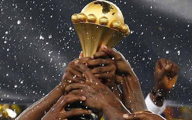 epa07269218 (FILE) - Nigerian national soccer team players celebrate with the Africa Cup trophy after winning the final against Burkina Faso at the Soccer City Stadium in Johannesburg, South Africa, 10 February 2013 (reissued 08 January 2018). The Confederation of African Football (CAF) announced on 08 January that Egypt will host the 2019 African Cup of nations.  EPA/NIC BOTHMA *** Local Caption *** 51658818