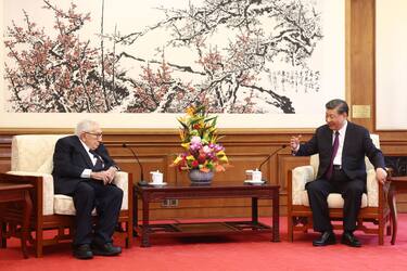 China's President Xi Jinping (R) speaks with former US secretary of state Henry Kissinger during a meeting in Beijing on July 20, 2023. (Photo by CNS / AFP) / China OUT (Photo by -/CNS/AFP via Getty Images)