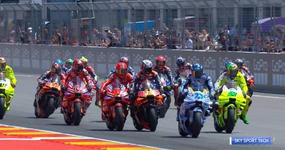 https://static.sky.it/editorialimages/ba71e8424897044fef8c2b3da6f6264a4aa8f1ef/skysport/it/motori/motogp/video/2025/06/07/sprint-race-aragon-partenza-sky-tech/og_skt.jpg?im=Resize,width=565