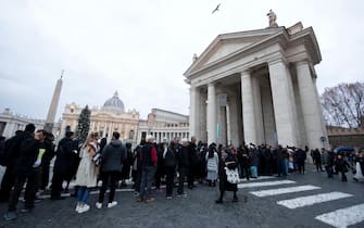 Nuns, priests and faithful gather in St. Peter's Basilica to pay their last respects to the body of Benedict XVI in the Vatican, 02 January 2023. Former Pope Benedict XVI died on 31 December at his Vatican residence, aged 95.
ANSA/MASSIMO PERCOSSI