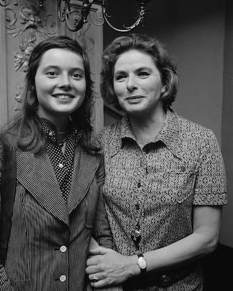 Swedish actress Ingrid Bergman (1915 - 1982) with her daughter, actress Isabella Rossellini, UK, 1971.   (Photo by Evening Standard/Hulton Archive/Getty Images)